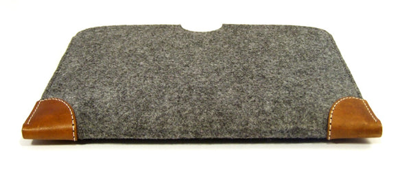 iPad PRO (ALL MODELS) grey felt sleeve case with premium LEATHER CORNERS